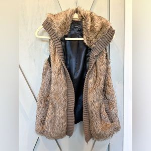 Faux fur brown vest - large
